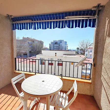 1027 9 1-3, Zona Del Puerto Deportivo, Cercano A La Gran Playa De Roses. Pequena Vista. - Es-258-40 *