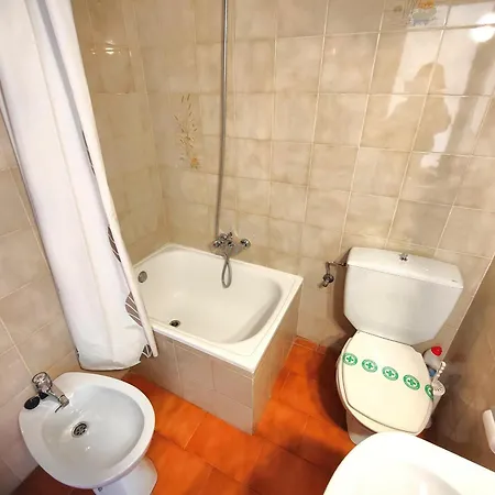 1027 9 1-3, Zona Del Puerto Deportivo, Cercano A La Gran Playa De Roses. Pequena Vista. - Es-258-40 Apartment *